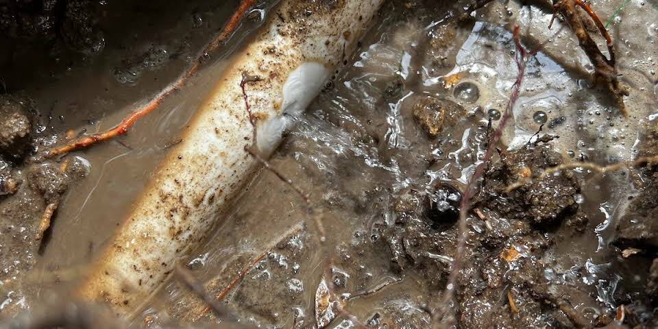 leak from chipped pipe
